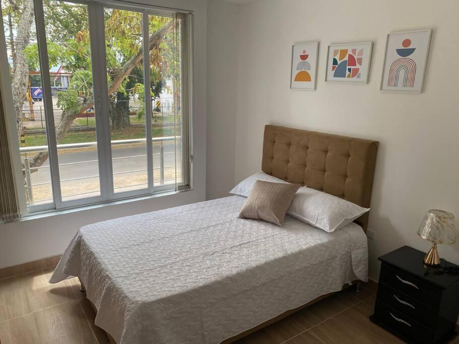Lindo Apartamento Con Estacionamiento ブガ エクステリア 写真
