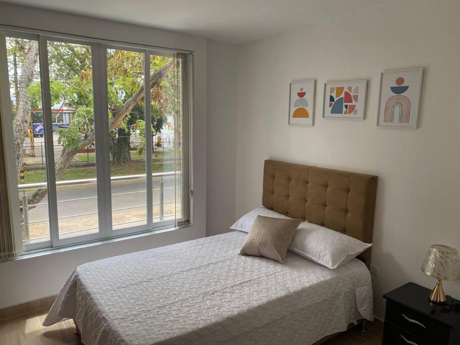 Lindo Apartamento Con Estacionamiento ブガ エクステリア 写真