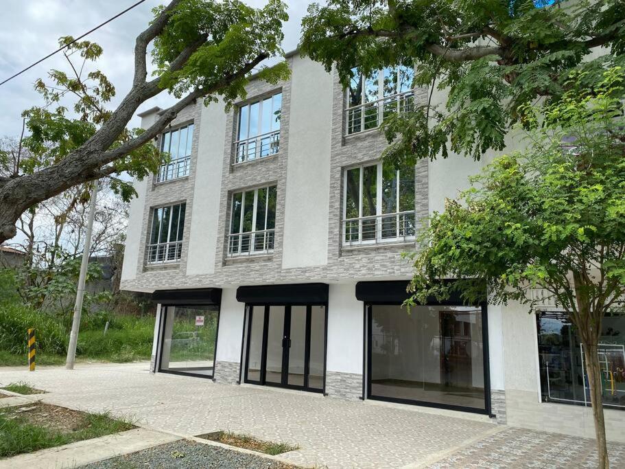 Lindo Apartamento Con Estacionamiento ブガ エクステリア 写真