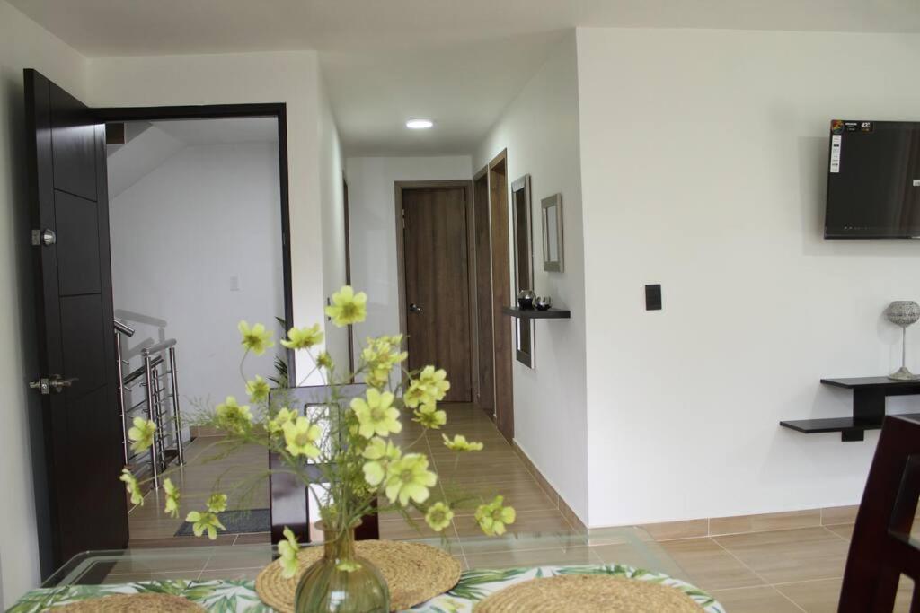 Lindo Apartamento Con Estacionamiento ブガ エクステリア 写真