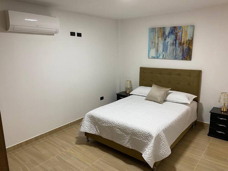 Lindo Apartamento Con Estacionamiento ブガ エクステリア 写真